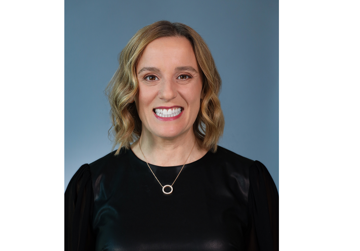 Headshot of Stephanie Glenn, Chief Revenue Officer at OneTrust