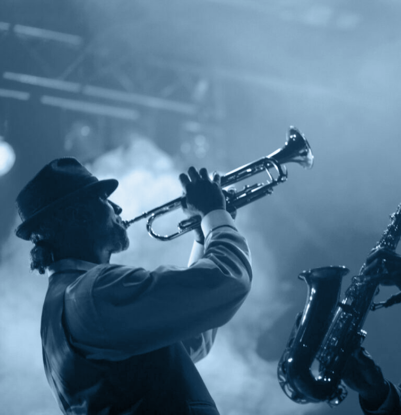 Band member playing the trumper